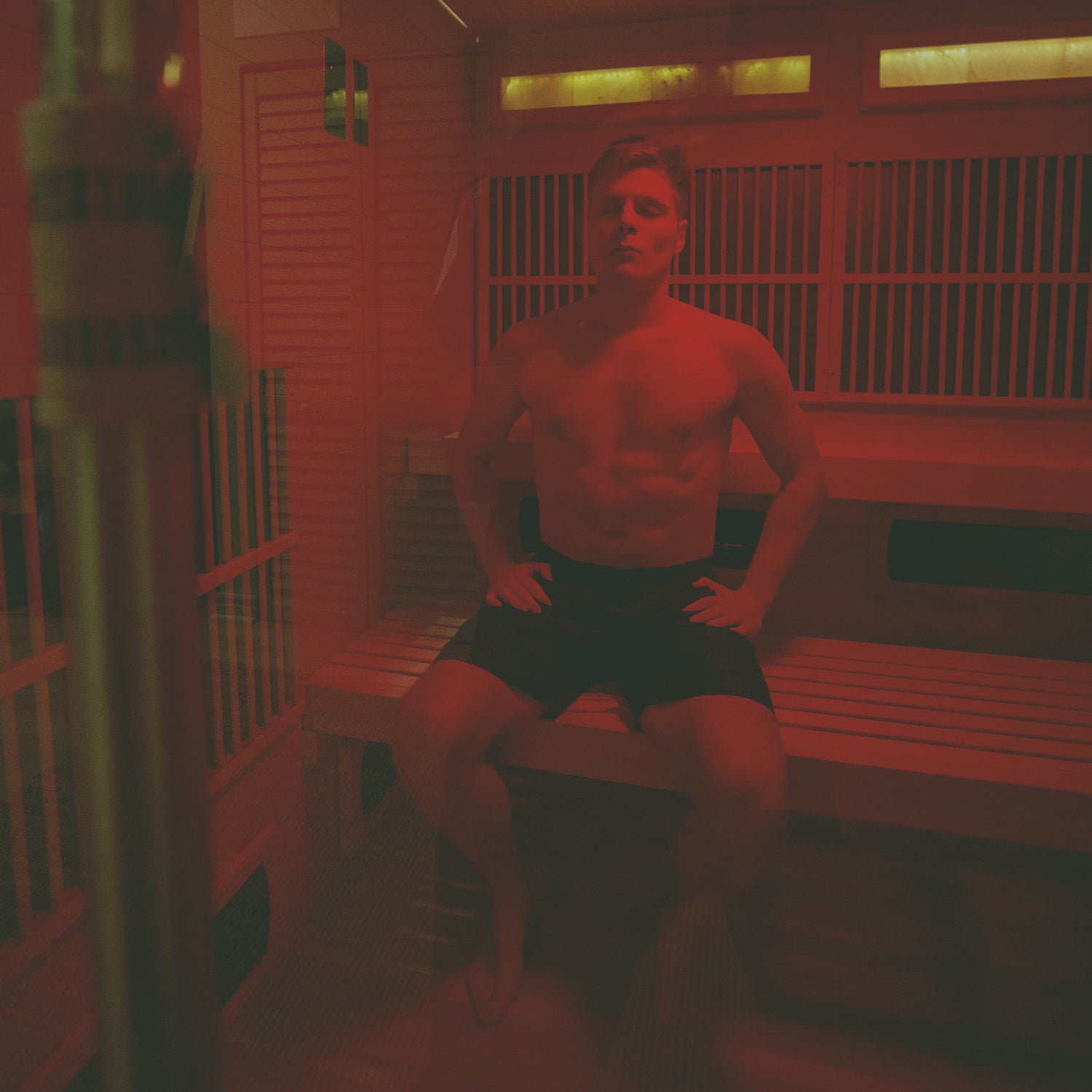 Sauna infrarouge utilisé par des athlètes pour la récupération musculaire à Montréal